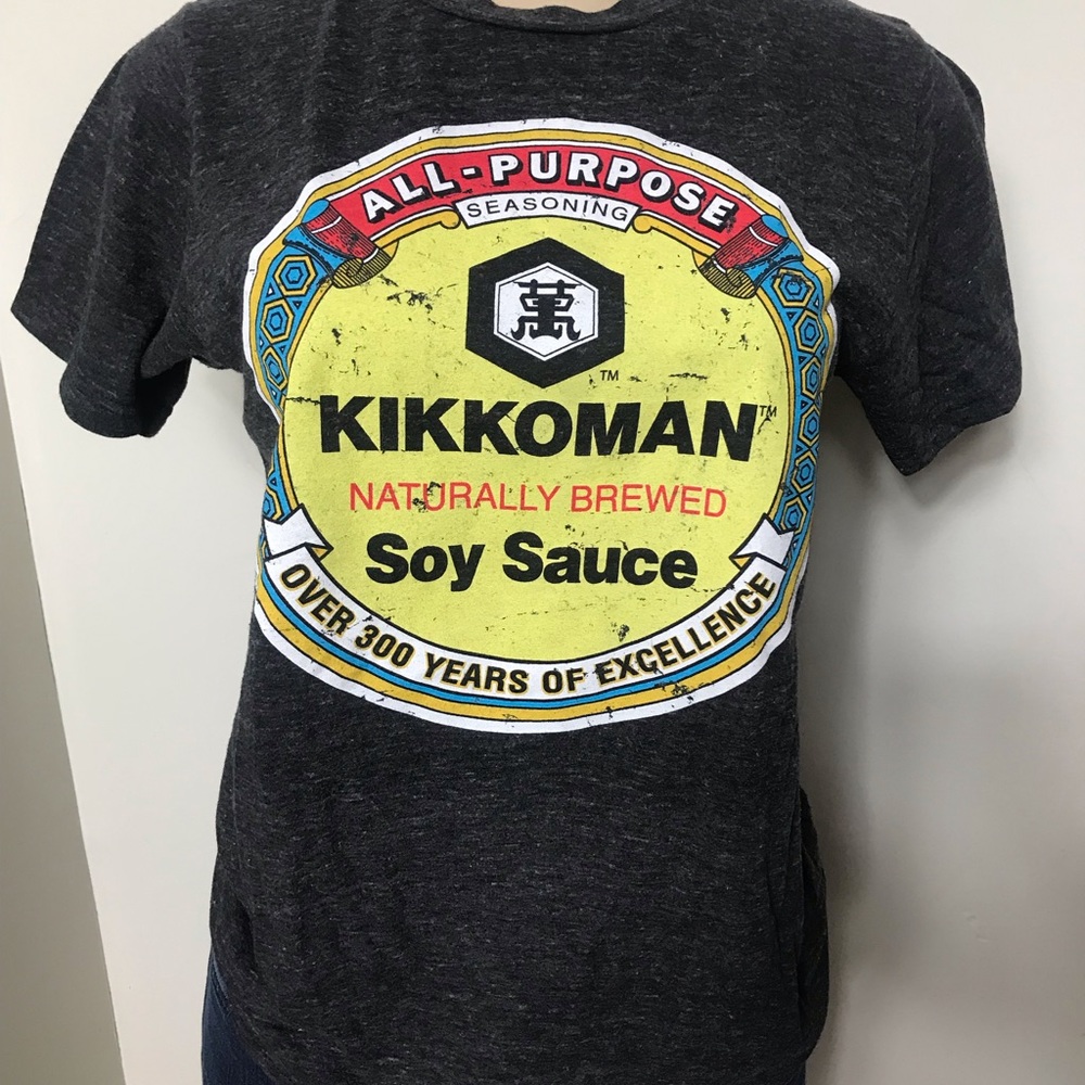 Graphic Tee. Size: small